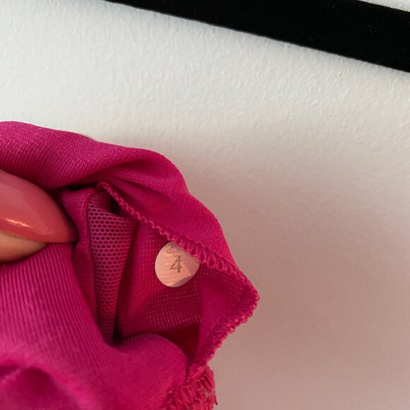 Lululemon Energy Bra Magenta Stripe Size 4 - Picture 4 of 4